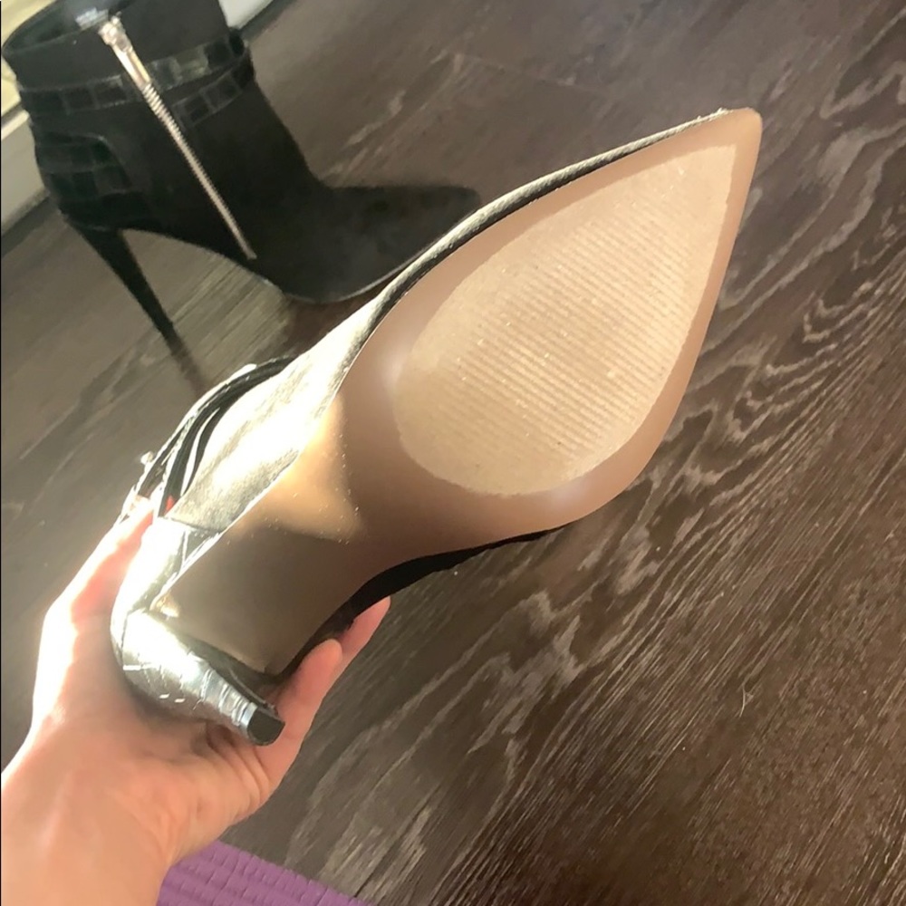 Shoes - Picture 3 of 3